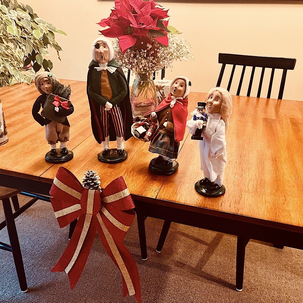 Vintage Byers Choice Carolers